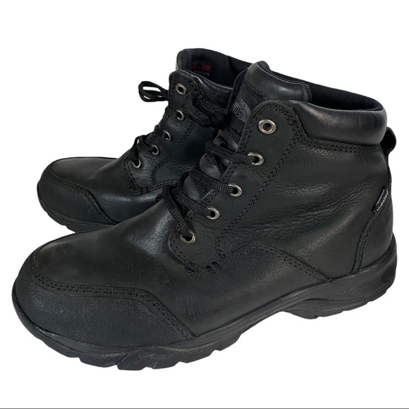 The North Face Leather Waterproof Insulated Boots - Picture 4 of 12